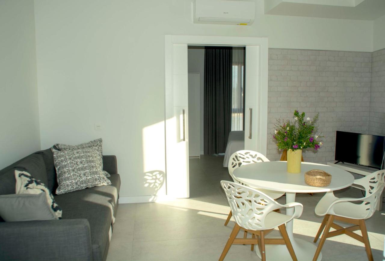 Apartamentos Madreselva Fernan Perez 外观 照片
