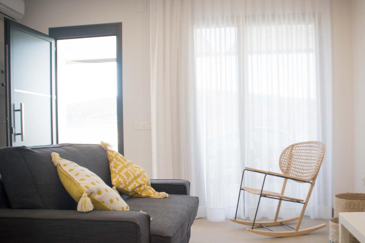 Apartamentos Madreselva Fernan Perez 外观 照片