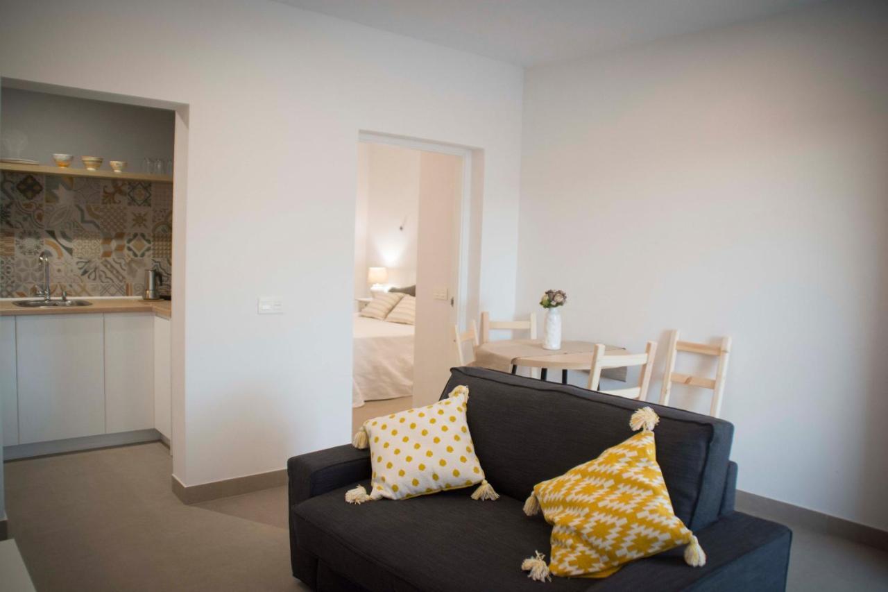 Apartamentos Madreselva Fernan Perez 外观 照片