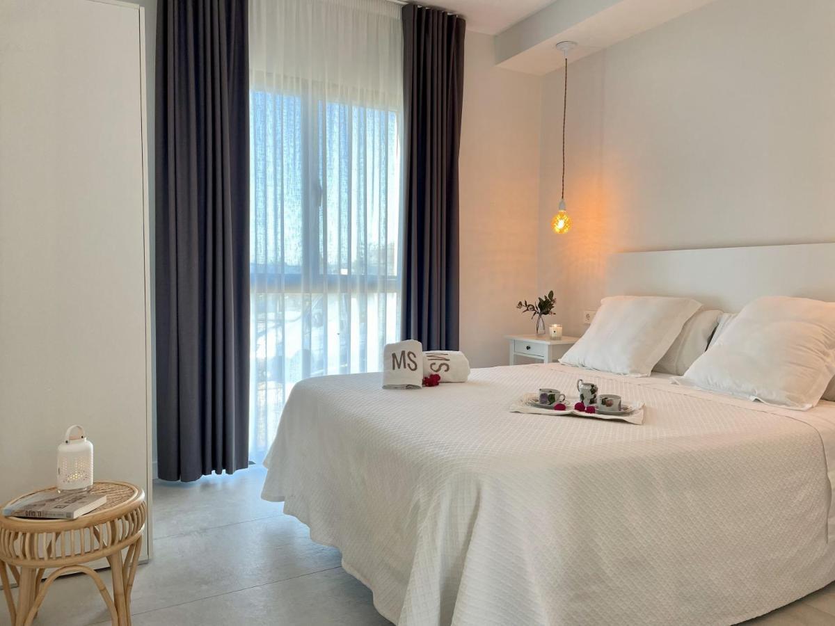 Apartamentos Madreselva Fernan Perez 外观 照片