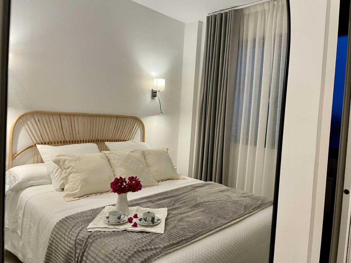 Apartamentos Madreselva Fernan Perez 外观 照片