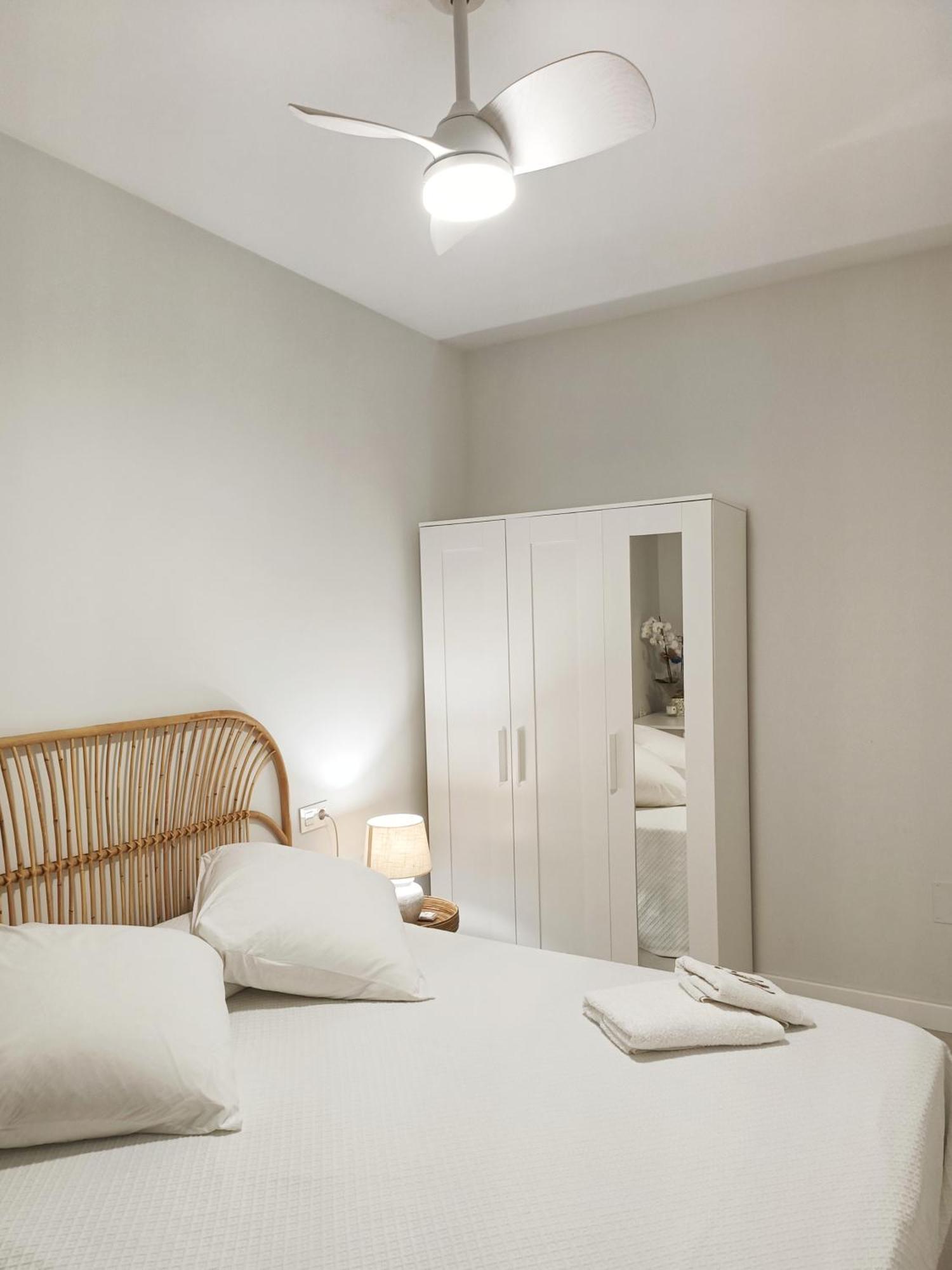 Apartamentos Madreselva Fernan Perez 外观 照片