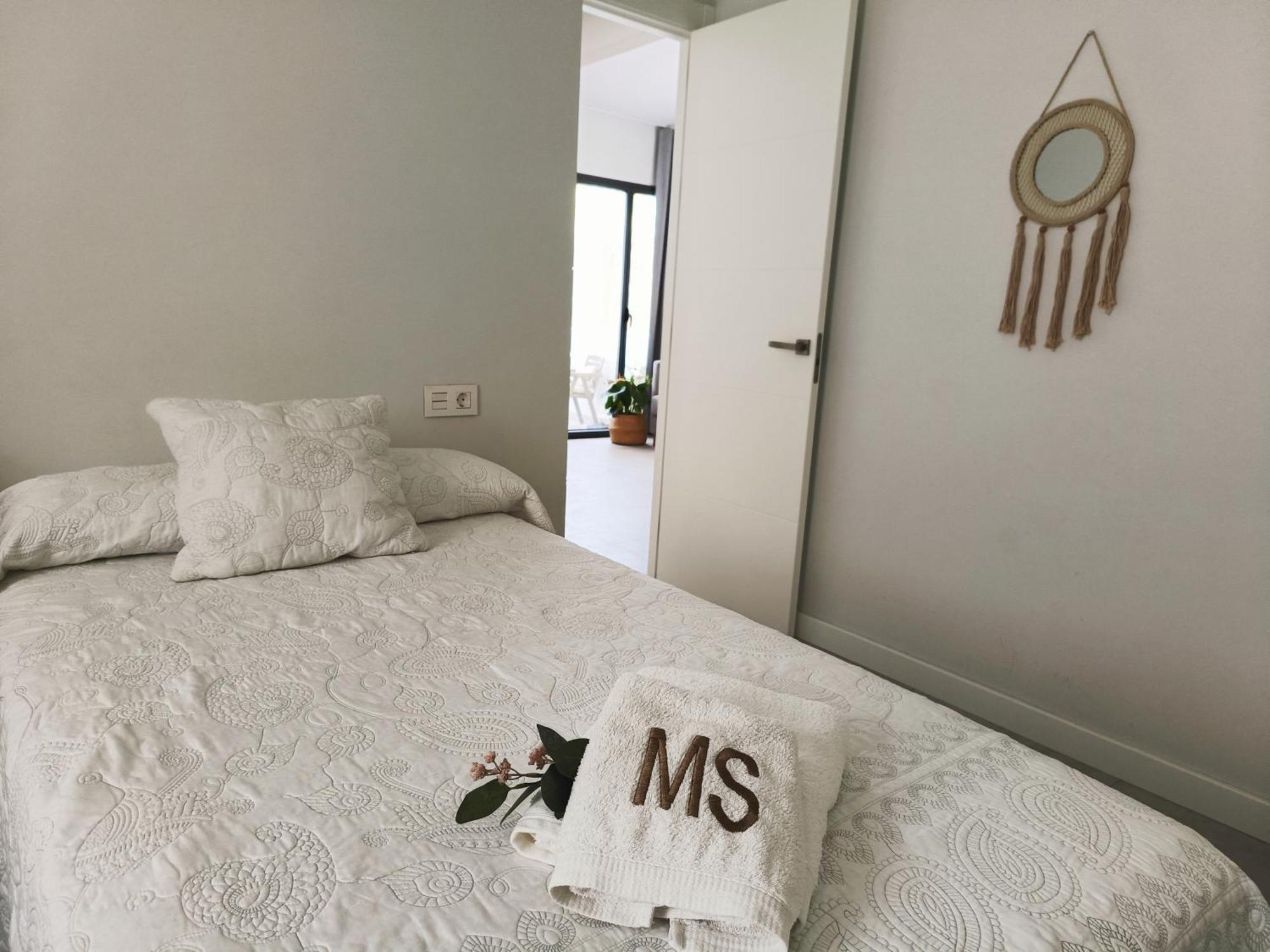 Apartamentos Madreselva Fernan Perez 外观 照片