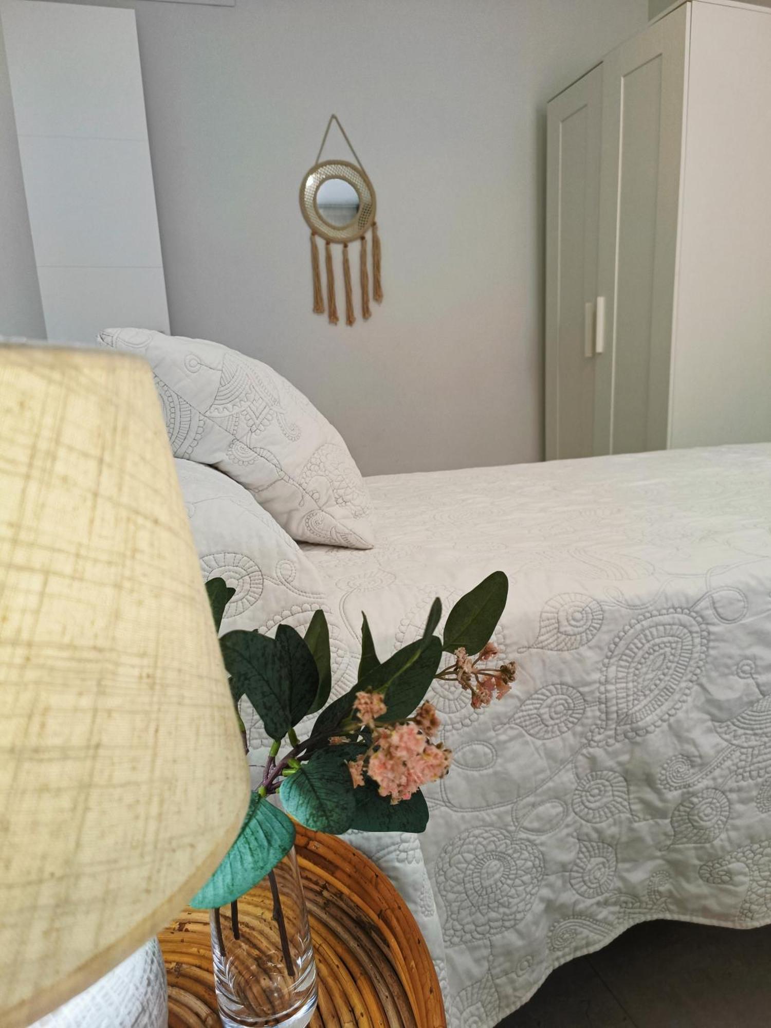 Apartamentos Madreselva Fernan Perez 外观 照片